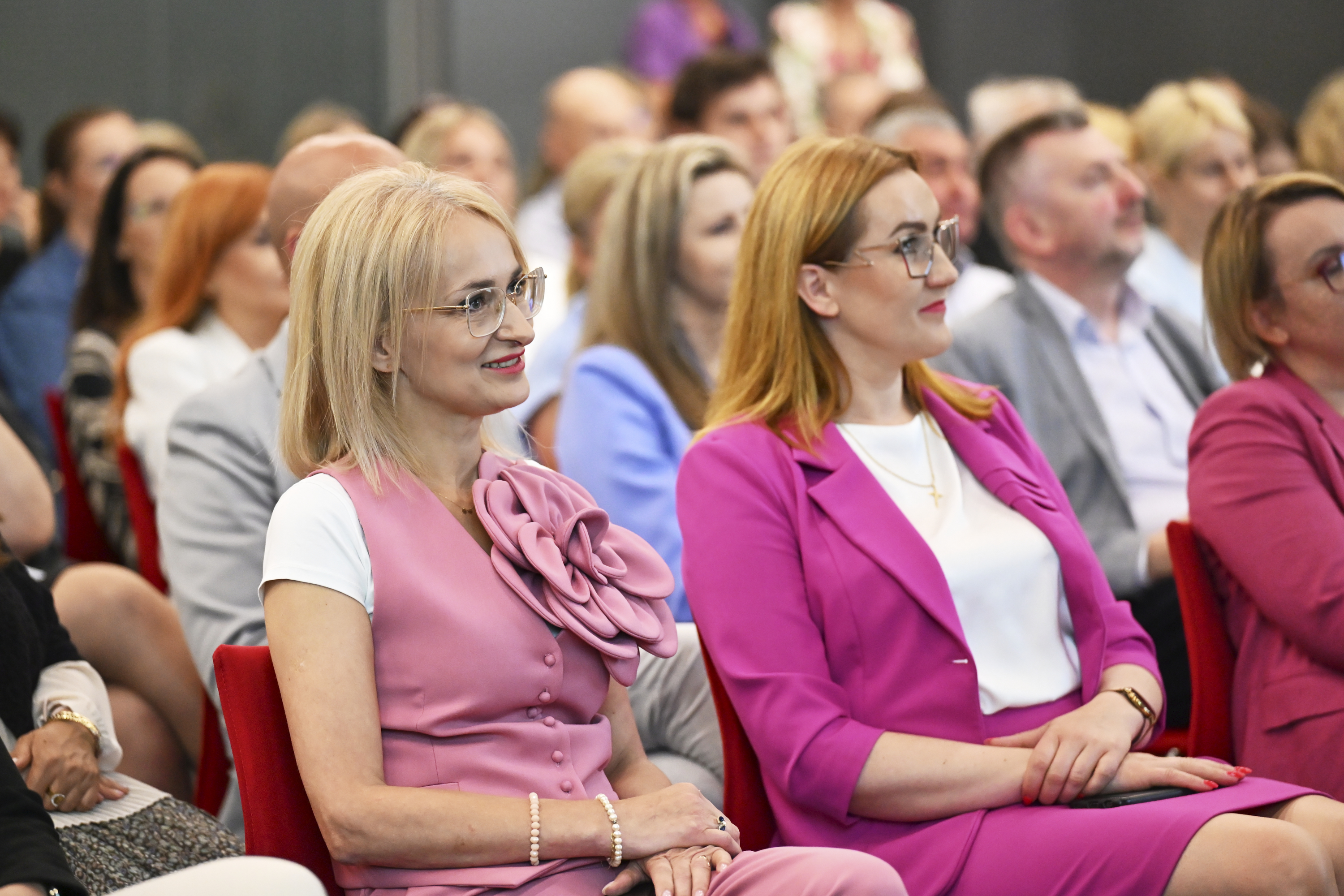 Zdjęcie artykułu „Generacje w pracy” – międzypokoleniowy dialog, który buduje przyszłość